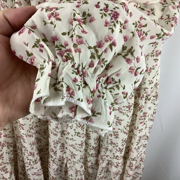 Petal & Pup Long Sleeve Floral V-Neck Maxi Dress - Picture 5 of 6